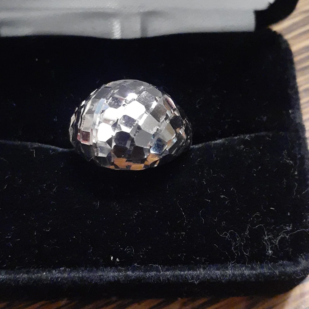 10K WHITE GOLD DIAMOND CUT DOME RING